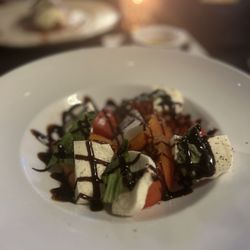Bellini's Ristorante & Bar - Caprese salad