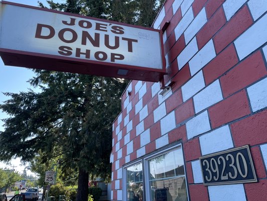 Joe's Donut Shop by null