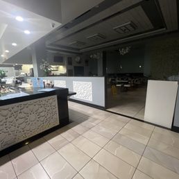No staff @ opening time (door unlocked)