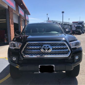 Dominguez Collusion Renewal - Body Shops Near Me - Torrance, California