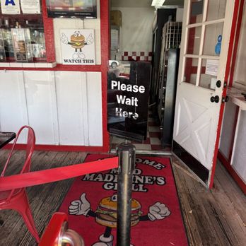 Mad Madeline's Grill - Sign saying wait heee wheee I waited 10 minutes. - Burgers Near Me - Temecula, California