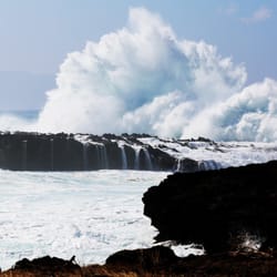 Sharks Cove Rentals - The waves are insane and powerful!!! What a sight!!!