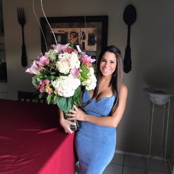 Creative Floral Designs - Floral Designers Near Me - Fullerton, California