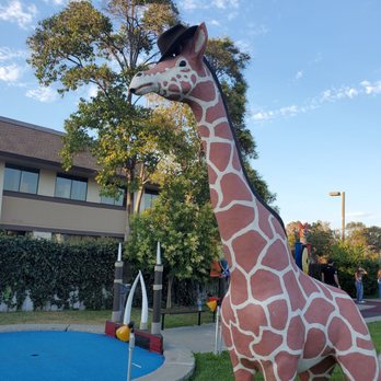 Sunnyvale Golfland USA - Giraffe structure - Mini Golf Near Me - Sunnyvale, California Sunnyvale Golfland USA - Giraffe structure - Mini Golf Near Me - Sunnyvale, California