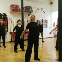 Centre Jing - Alumna durante un curso de Chikung