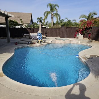 Complete Pool Service - Pool Cleaners Near Me