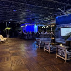 The Pearl Waterfront Bar