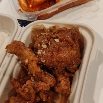 Mr Lee Chicken - Garlic chicken and rice cakes Garlic Chicken Ddubokki - Chicken Wings Near Me - Concord, California Mr Lee Chicken - Garlic chicken and rice cakes Garlic Chicken Ddubokki - Chicken Wings Near Me - Concord, California