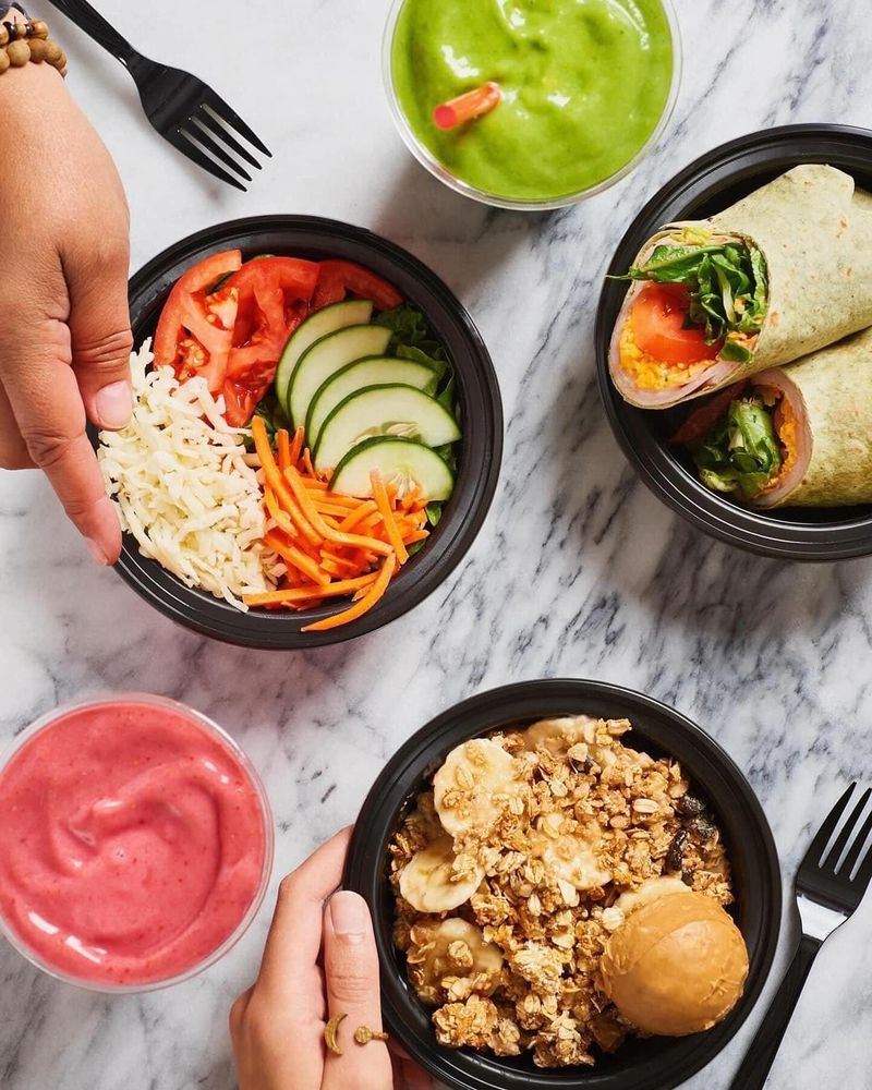 Pulp Juice And Smoothie Bar Logo