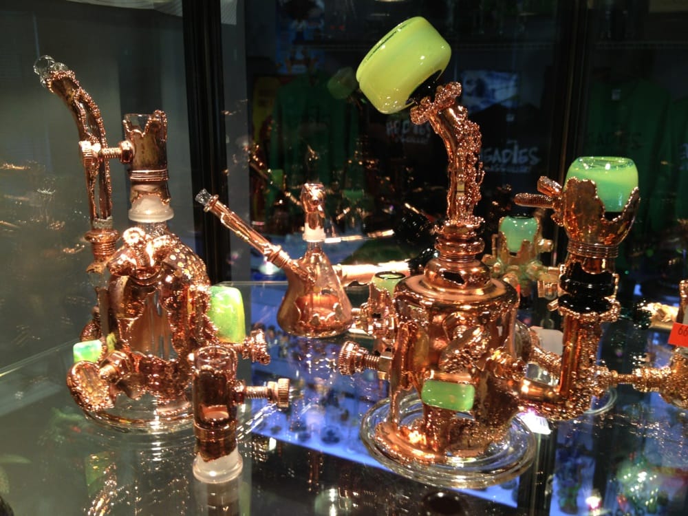 HEADIES GLASS GALLERY Updated October 2024 15 Photos 64 Main St