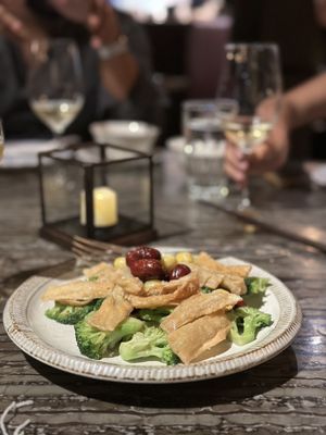 Mott 32 Vancouver by null