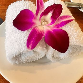 Tommy Bahama - Hand towels - Seafood Near Me - Kihei, Hawaii Tommy Bahama - Hand towels - Seafood Near Me - Kihei, Hawaii
