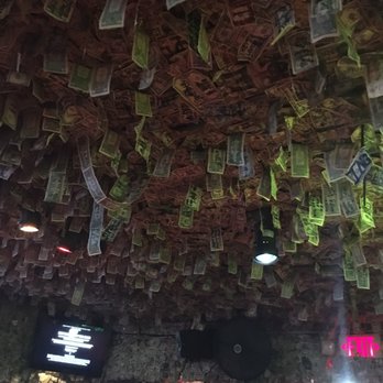 Willie T's - Bars Near Me - Key West, Florida