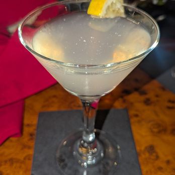 Roxy's Bar & Lounge - French 75 martini - Lounges Near Me - Reno, Nevada