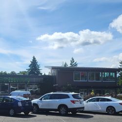 Town & Country Market - Bainbridge - The original Town & Country Market on Bainbridge Island (9/13/23)