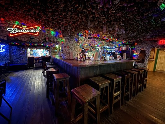 No Name Pub by null
