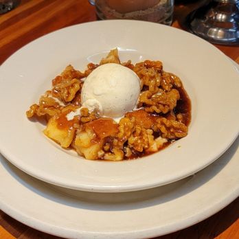 Hillstone - Cobbler - New American Near Me - Santa Monica, California Hillstone - Cobbler - New American Near Me - Santa Monica, California