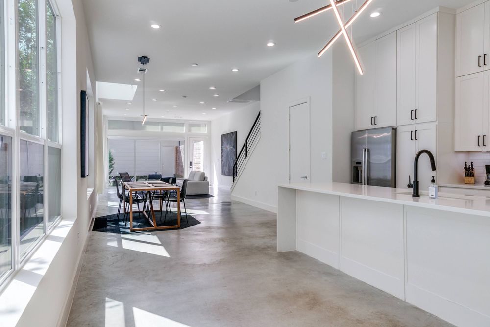 BLUE PROPERTY MANAGEMENT Updated April 2024 Request Consultation 2800 N Henderson Ave