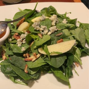 John Gray's Kitchen - Spinach salad with blue cheese and apples - International Near Me - Puerto Morelos, ROO John Gray's Kitchen - Spinach salad with blue cheese and apples - International Near Me - Puerto Morelos, ROO