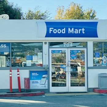 Chevron - Entrance 11/25/23 - Gas Stations Near Me - Fillmore, California