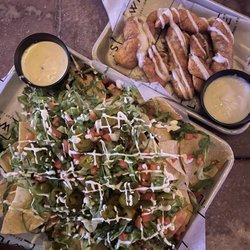 Wileys - Nachos n chicken tenders