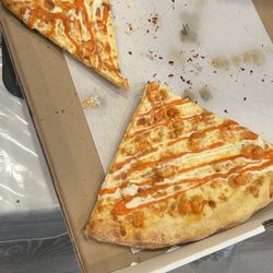 Luigi Pizza - XL buffalo chicken pie