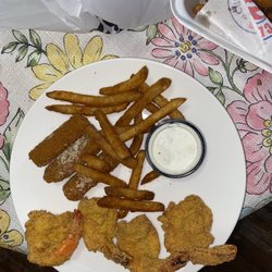 Red Claws Crab Shack - Fried shrimp, Cajun fries and 3 mozzarella sticks