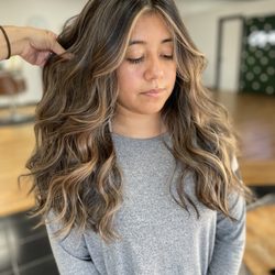 D' Beauty Loft - Subtle balayage