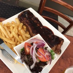 Five O's Campbelltown - Pork ribs with chips and a side salad (sad salad).