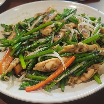 Sidewalk Kitchen - Razor clam stir fry chives and bean spouts, love the razor clam they were soft and tasty - Chinese Near Me - Minneapolis, Minnesota Sidewalk Kitchen - Razor clam stir fry chives and bean spouts, love the razor clam they were soft and tasty - Chinese Near Me - Minneapolis, Minnesota