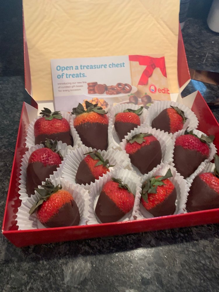 Edible Arrangements Logo
