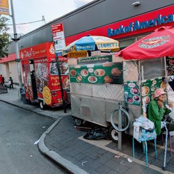 Sabor Ecuatoriano - Outside