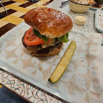 Cook's Burger Bar - Classic Bacon & Cheddar Burger - Burgers Near Me - Williamsburg, Virginia