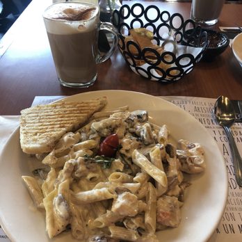 Café de la Flor - Penne de Championes y pollo y Cafe de Flor - Cafeteria Near Me - Tijuana, BCN Café de la Flor - Penne de Championes y pollo y Cafe de Flor - Cafeteria Near Me - Tijuana, BCN