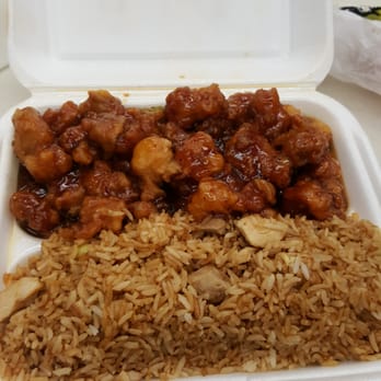 New China - Chicken fried rice and some sort of chicken I forgot.. Lunch special - Chinese Near Me - Chicago, Illinois