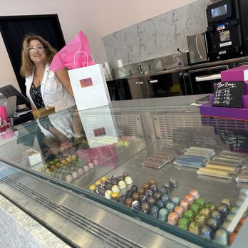 Hanna's Chocolates - The store and chocolates - Chocolatiers & Shops Near Me - Pleasanton, California
