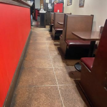U Pizza - Empty dining section for a reason! - Pizza Near Me - New Orleans, Louisiana U Pizza - Empty dining section for a reason! - Pizza Near Me - New Orleans, Louisiana
