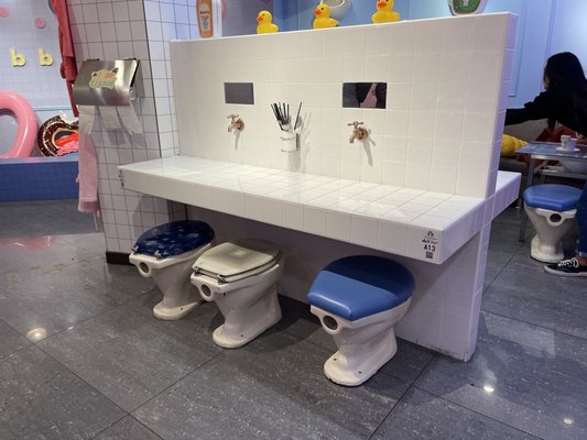 Modern Toilet Theme Restaurant by null