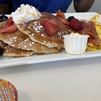 Earth Vibes - Pancake breakfast - American Near Me - Slymar, California Earth Vibes - Pancake breakfast - American Near Me - Slymar, California