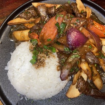The Red Llama - Top Loin Lomo Saltado - Peruvian Near Me - Lone Tree, Colorado