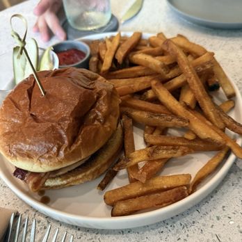 Aurum Maui - PANIOLO SMASH BURGER* - Desserts Near Me - Wailea, Hawaii Aurum Maui - PANIOLO SMASH BURGER* - Desserts Near Me - Wailea, Hawaii
