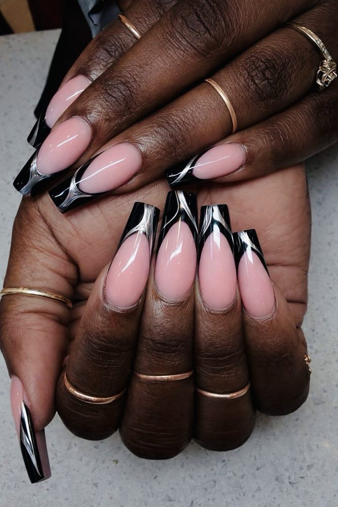 TL Nails & Glamour Spa Logo