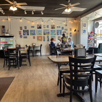 Sound Bites Eatery - Quaint interior. - Salad Near Me - Columbia, South Carolina