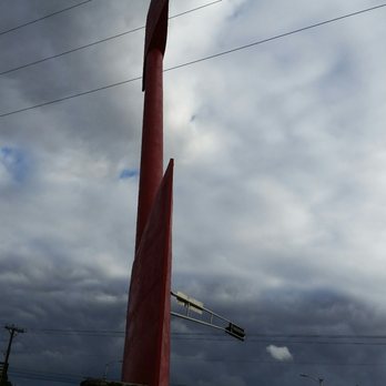 Giant Red Arrow - Cloudy day at the Arrow - Local Flavor Near Me - Albuquerque, New Mexico