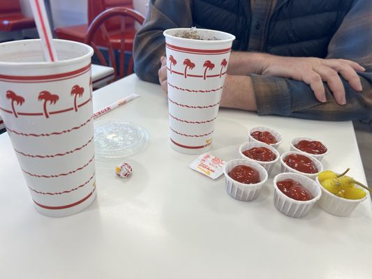 In-N-Out Burger by null