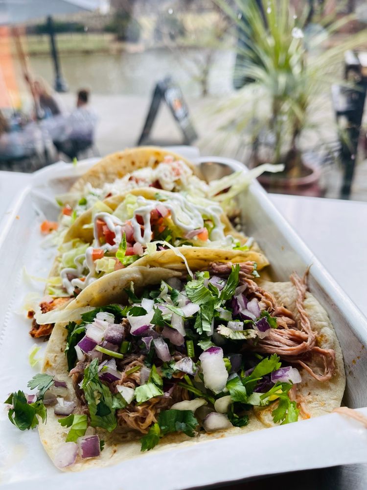 Papis Tacos — Mexican restaurant in Greenville
