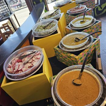 Kalaveras - Salsa bar - Cocktail Bars Near Me - Pasadena, California