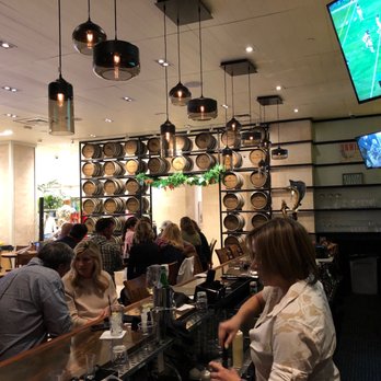 Tommy Bahama Restaurant - Cocktail Bars Near Me - Jupiter, Florida