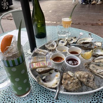 Common Restaurant - Beach cruiser and summer breeze drinks. With a dozen of the James River oysters, .75 cents each. Price was good, but very mediocre oysters. - Cocktail Bars Near Me - Savannah, Georgia Common Restaurant - Beach cruiser and summer breeze drinks. With a dozen of the James River oysters, .75 cents each. Price was good, but very mediocre oysters. - Cocktail Bars Near Me - Savannah, Georgia