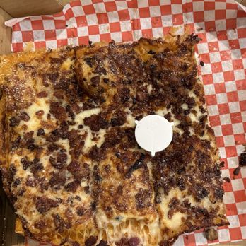 Detroit Pizza - Camas At Crown Park - They screwed up the BLT pizza. We expected lettuce & tomatos. - Pizza Near Me - Camas, Washington Detroit Pizza - Camas At Crown Park - They screwed up the BLT pizza. We expected lettuce & tomatos. - Pizza Near Me - Camas, Washington